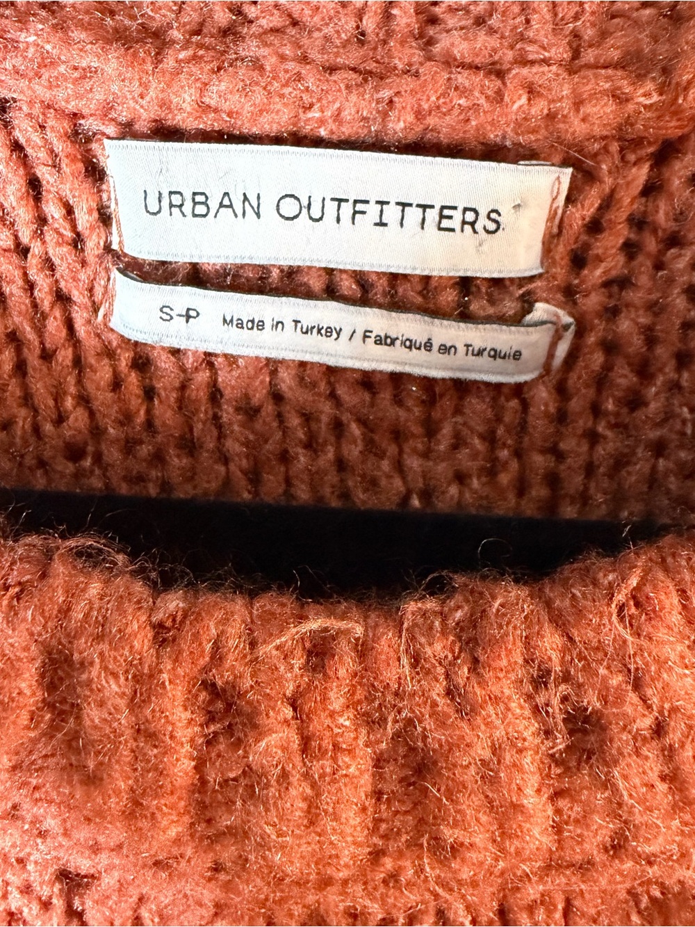 Urban Outfitters Rust Fringe Cable Crewneck Sweater Size Small 💕🖤 - Picture 2 of 5